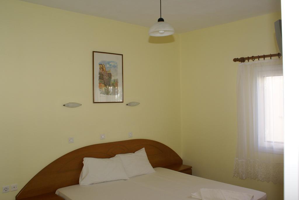 Andrianna Apartments Ammoudia Oda fotoğraf